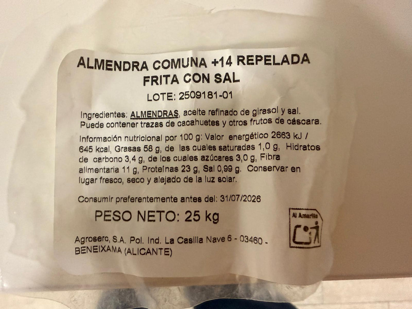 Almendras repeladas fritas a granel por 1 kg