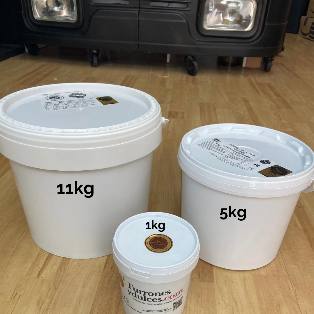 Cubo con Crema Líquida de Turrón Blando de Jijona 5Kg - Ideal para Postres y Repostería