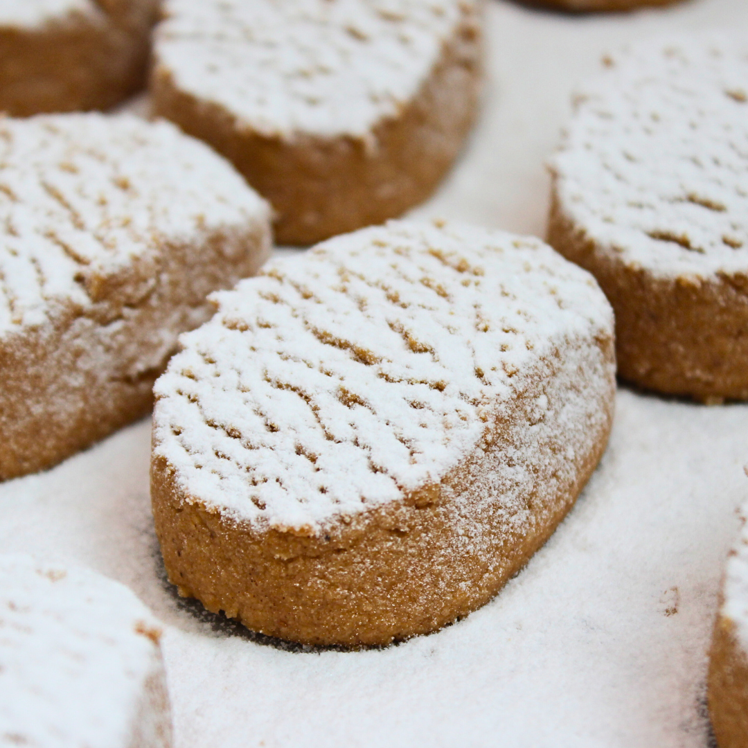 Polvorones de Almendra, a granel en cajas de 4kg - 120 Unid Aprox