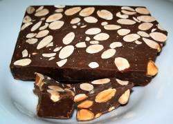 Turrón Chocolate con leche con almendras, 500 grs.