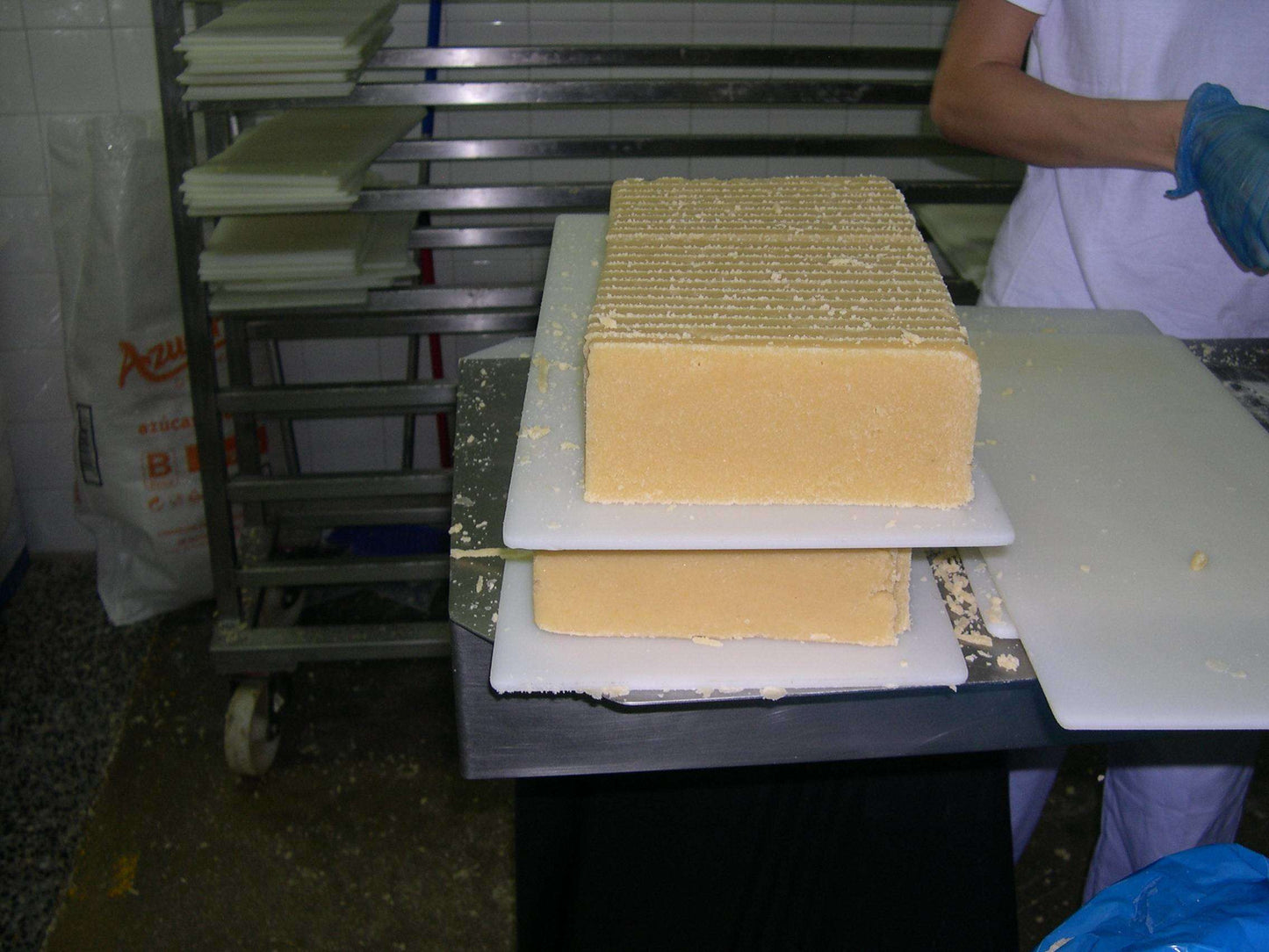 Caja de 12 unidades de Turrón de Yema Tostada Pico 200 grs