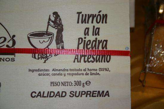 Turrón a la Piedra Artesano – caja de madera 300 g