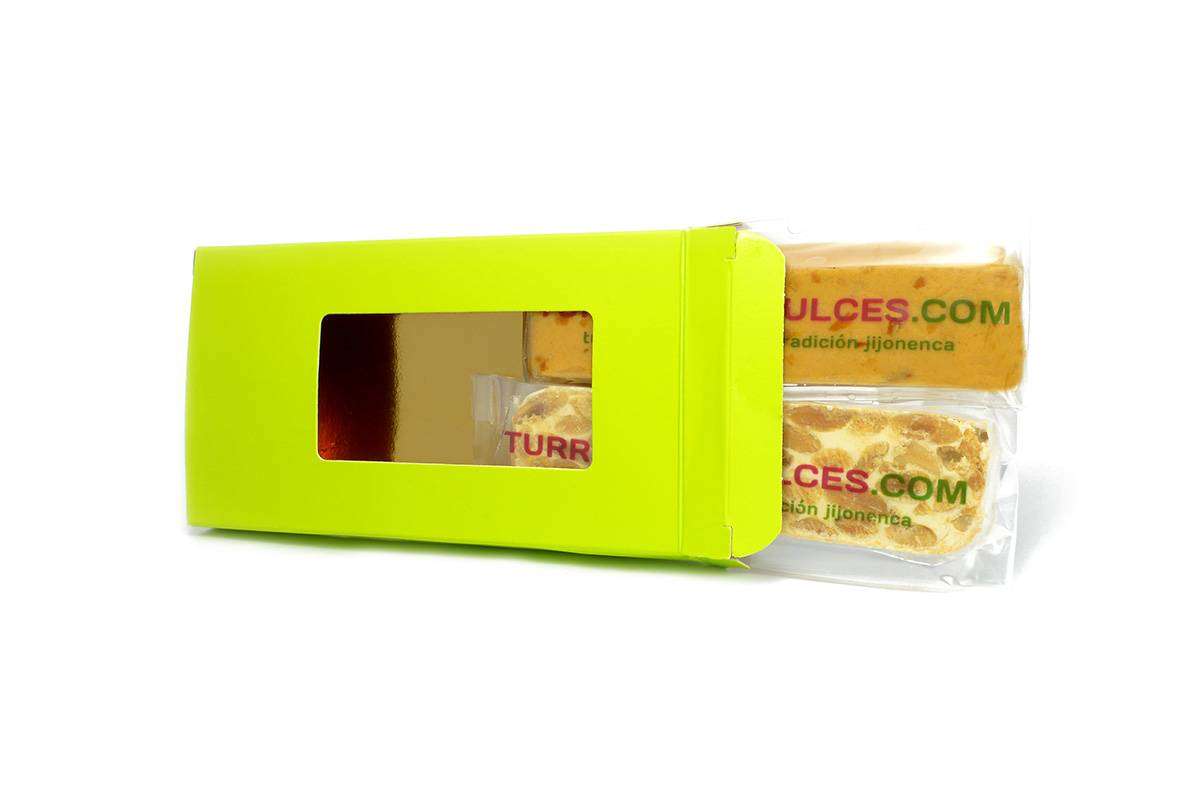 Caja de Regalo de Madera con 2 Miniturrones, Mazapanes y Polvoron Artesanales