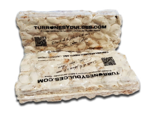 Turrón de Alicante dividido