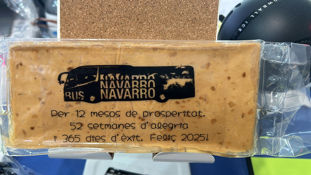 Ejemplo real de turrón personalizado con logo y mensaje
