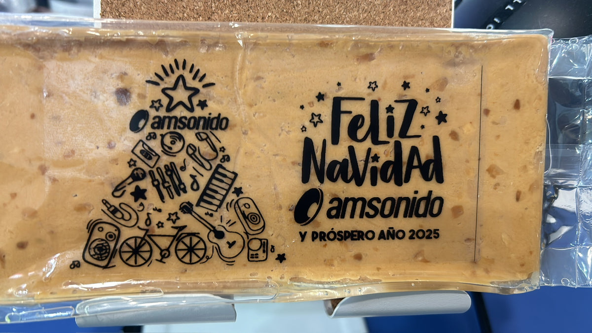 Ejemplo real de turrón personalizado de Navidad para empresa