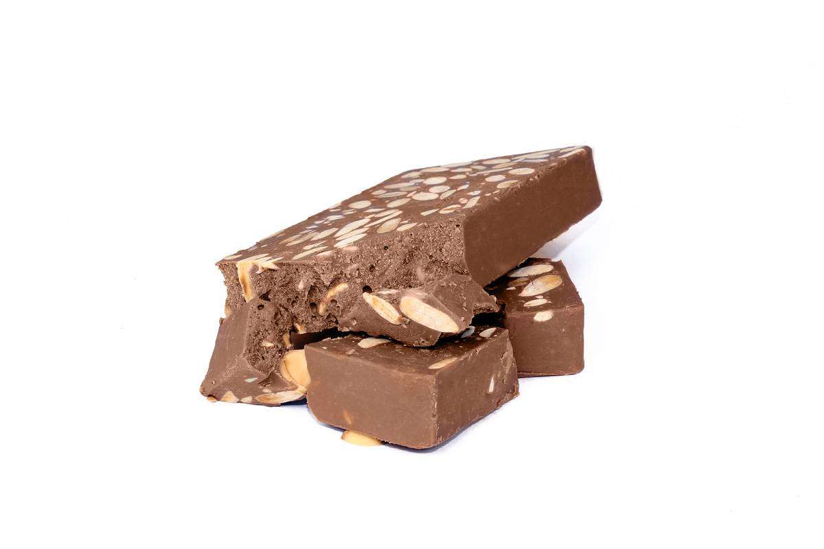 Turrón Chocolate con leche con almendras, 500 grs.