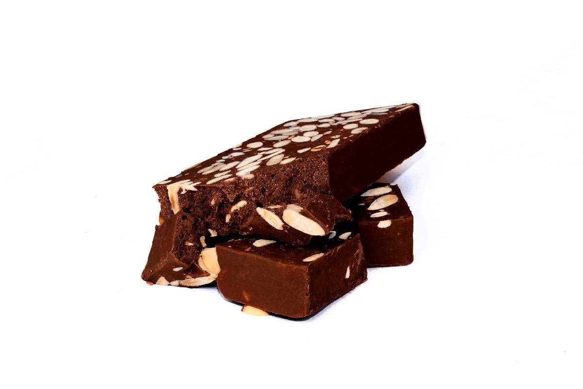 Turrón chocolate puro con almendras