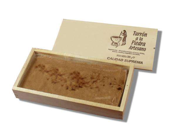 Turrón a la Piedra Artesano – caja de madera 300 g